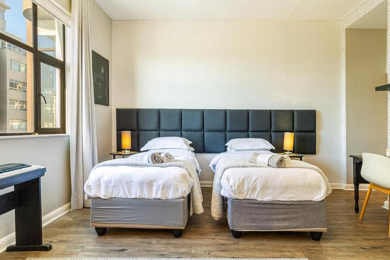 To Let 2 Bedroom Property for Rent in Sea Point Western Cape